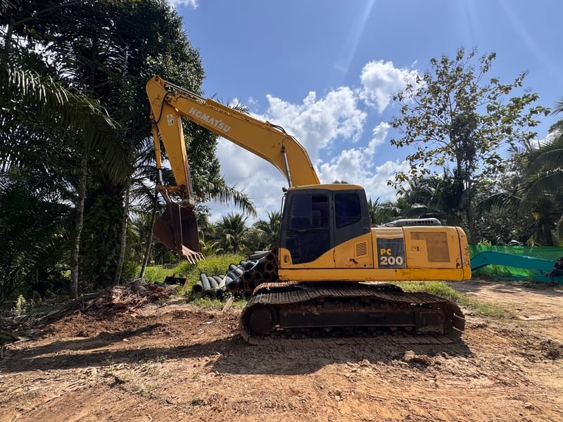 รถแบคโฮ KOMATSU PC200-7 