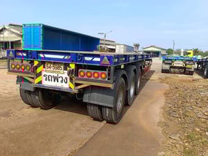 ปล่อยหางเทรลเลอร์พื้นเรียบ3เพลา PS3-SF1250M