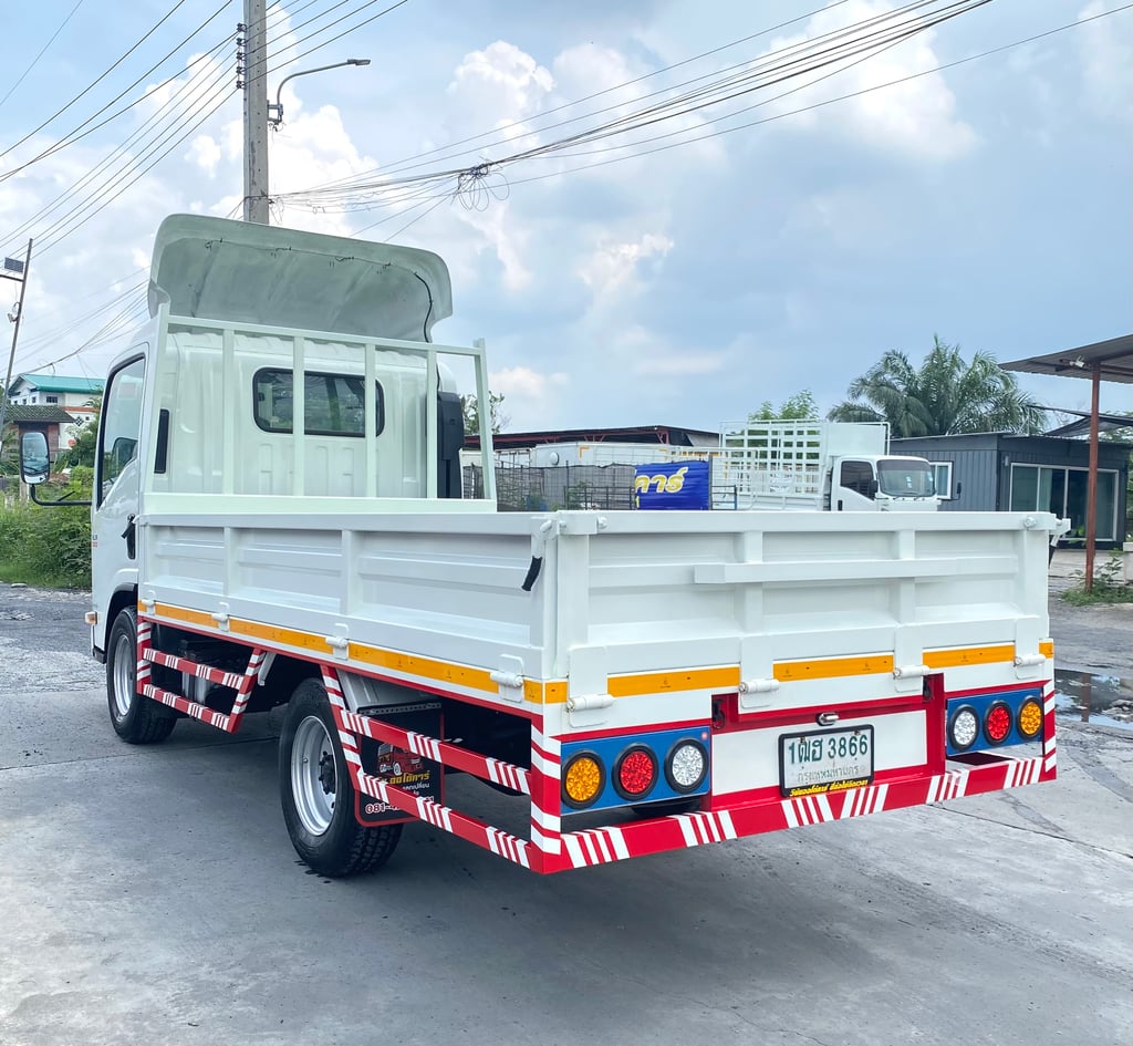 รถ ISUZU NLR 130 แรงม้า ปี 2560 รถบรรทุก 4 ล้อ กระบะเหล็ก ยาว 3.50 ม.