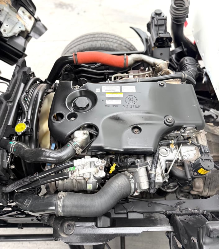 รถ ISUZU NLR 130 แรง ปี 2556 รถห้างแท้  (4 ล้อไม่ติดเวลา)  รถสวยมาก  มือเดียว  