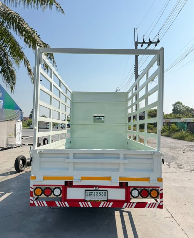 ISUZU NLR 130 แรงม้า รถบรรทุก 4 ล้อไม่ติดเวลา กระบะเหล็กคอกสูง ปี2018 ISUZU NLR 130 แรงม้า รถบรรทุก 4 ล้อไม่ติดเวลา กระบะเหล็กคอกสูง ปี2018