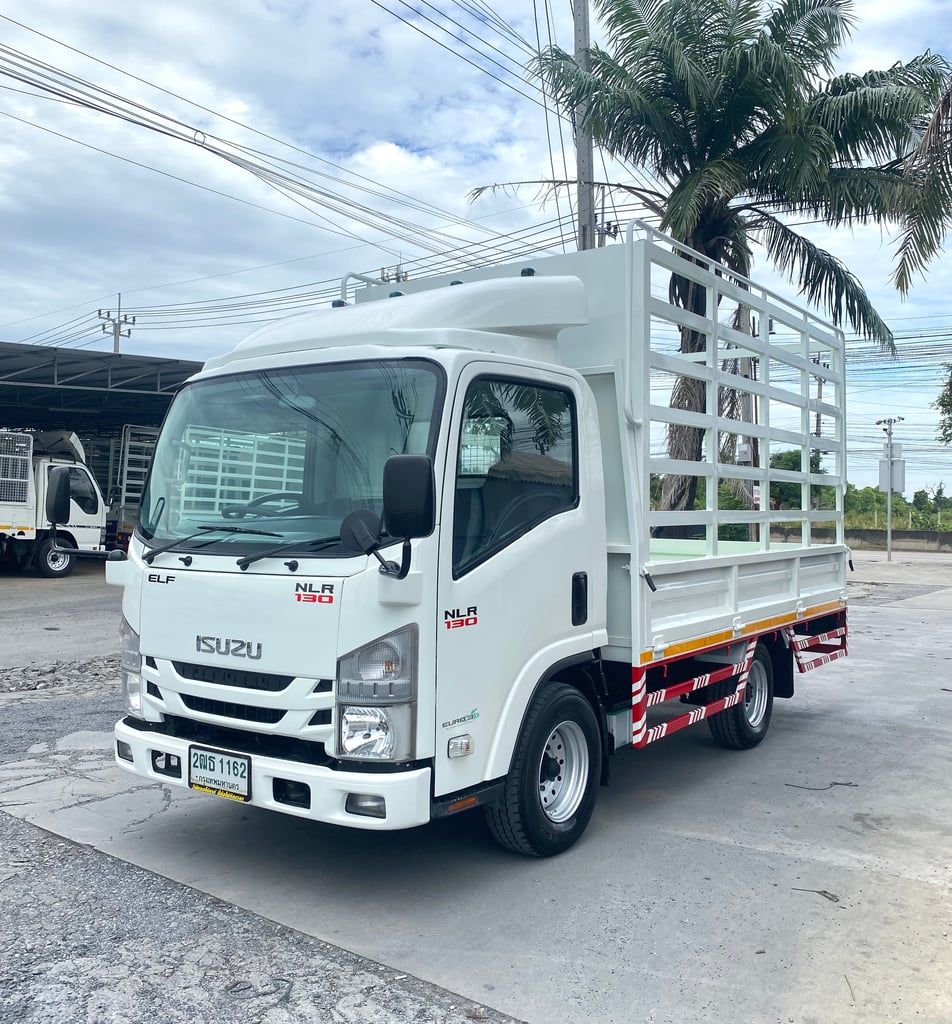 ISUZU NLR 130แรงม้า รถบรรทุก 4ล้อ ปี2018 กระบะเหล็กคอกสูงใหม่ ยาว 3.50 เมตร ISUZU NLR 130แรงม้า รถบรรทุก 4ล้อ ปี2018 กระบะเหล็กคอกสูงใหม่ ยาว 3.50 เมตร