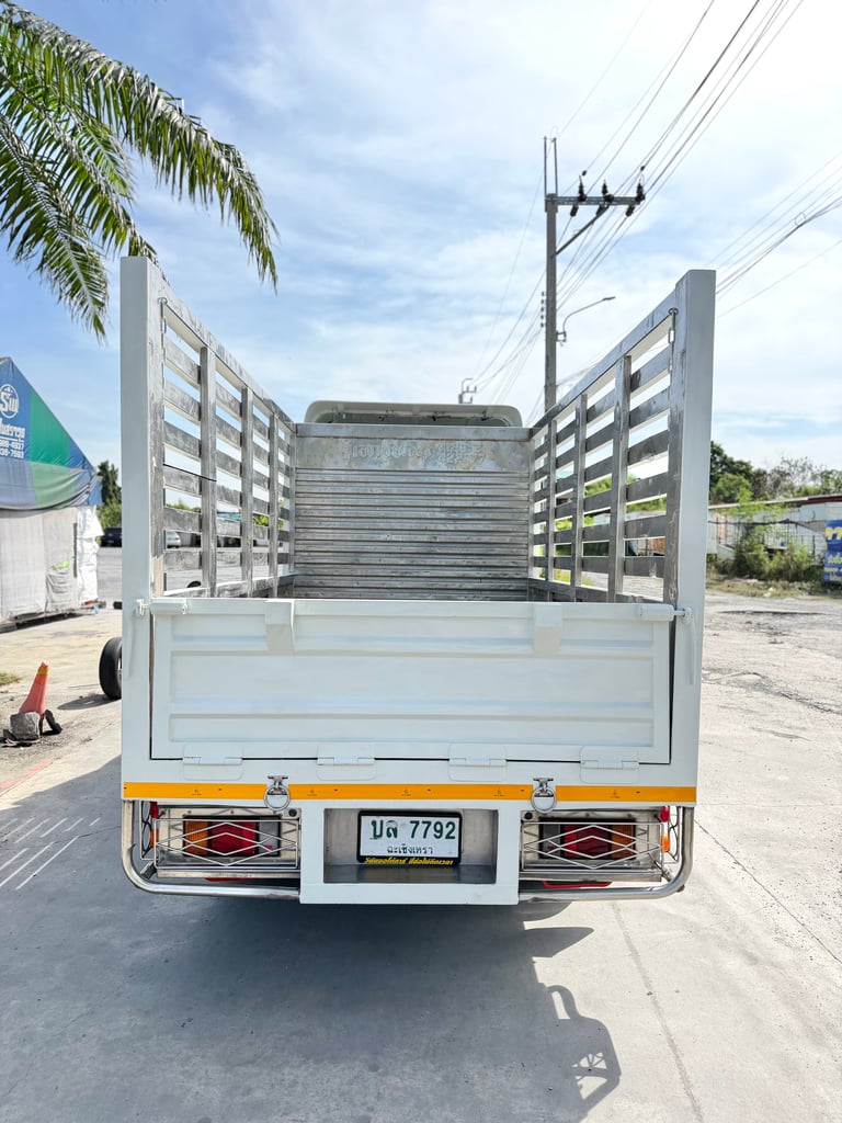 ISUZU NLR 130 แรงม้า กระบะคอกสแตนเลส  ปี 2562 ยาว 3.20 ม. ISUZU NLR 130 แรงม้า กระบะคอกสแตนเลส  ปี 2562 ยาว 3.20 ม.