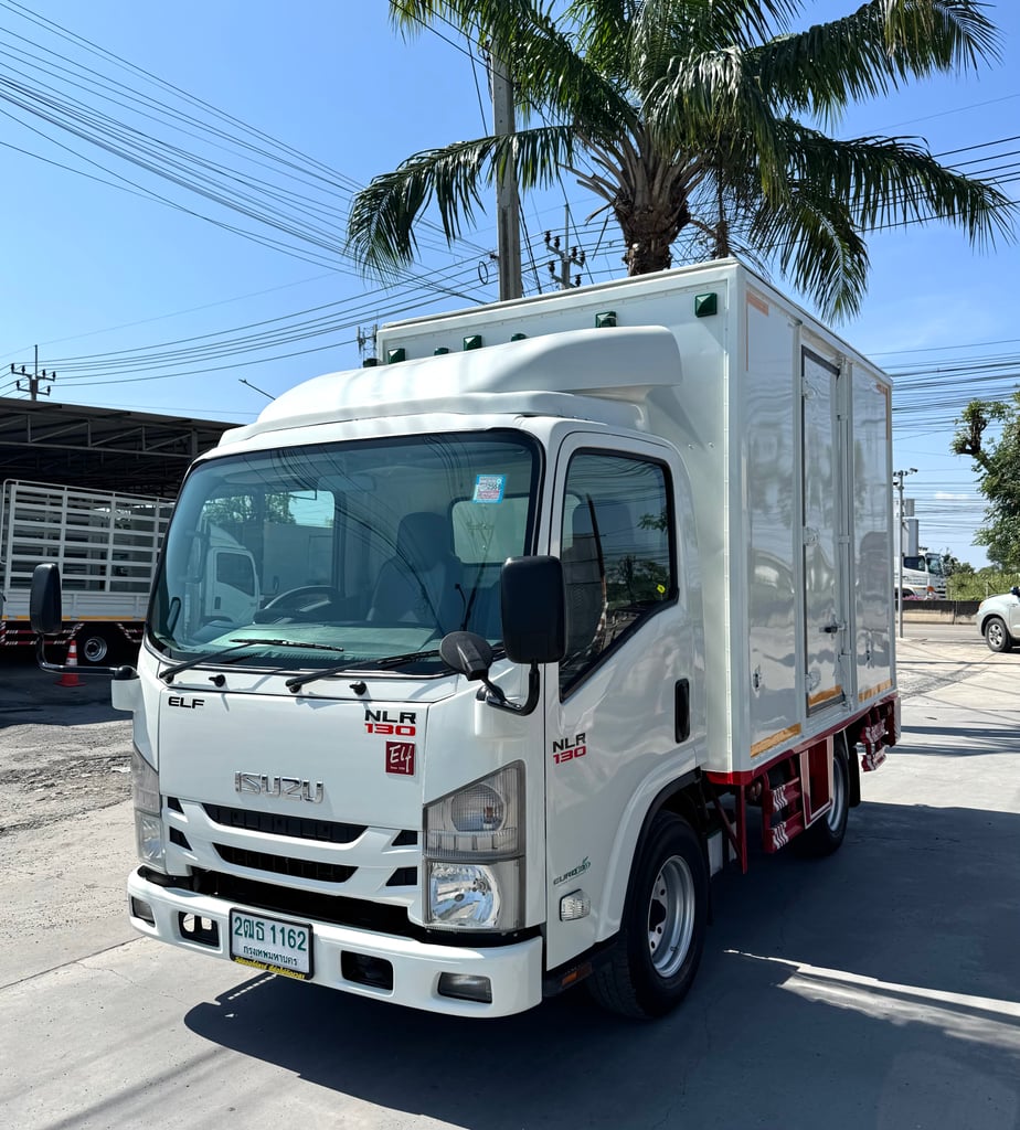 ISUZU NLR 130แรงม้า รถบรรทุก 4ล้อ ไม่ติดเวลา ตู้แห้ง 3 บาน ปี 2561