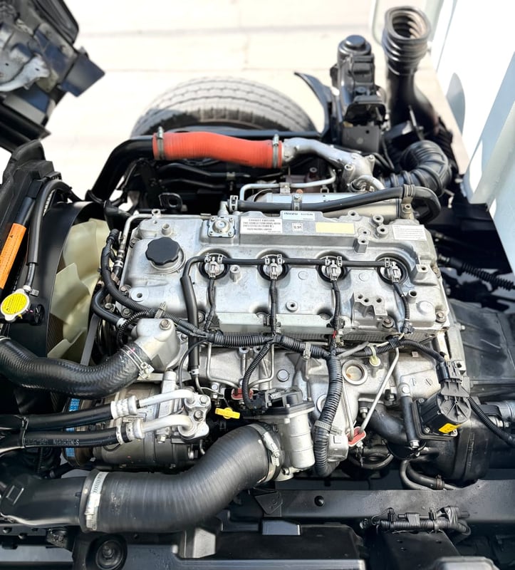 ถ ISUZU NLR 130 แรง ปี 2563  รถห้างแท้  (4 ล้อไม่ติดเวลา) กะบะคอกสูง ยาว 3.30 ม.กว้าง 1.90 ม. รถมือเดียว สวยมาก