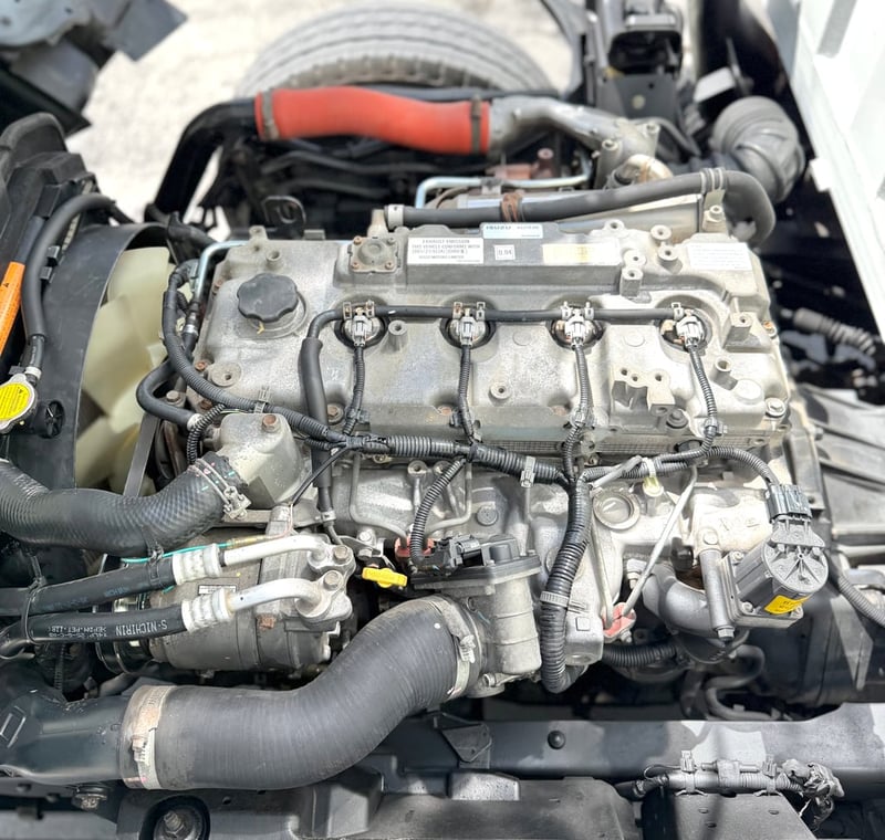 ISUZU NLR 130 แรงม้า ปี 2563 รถบรรทุก 4 ล้อ ตู้แห้ง เปิดรอบด้าน  สวยมาก พร้อมใช้งาน