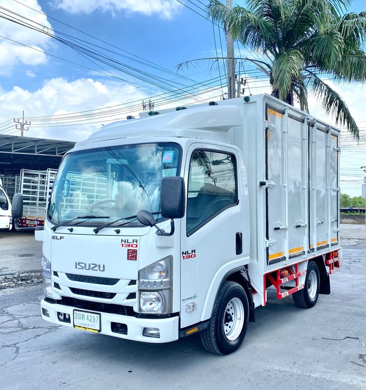 ISUZU NLR 130แรงม้า รถบรรทุก 4ล้อ ตู้แห้ง 10 บาน ปี2018