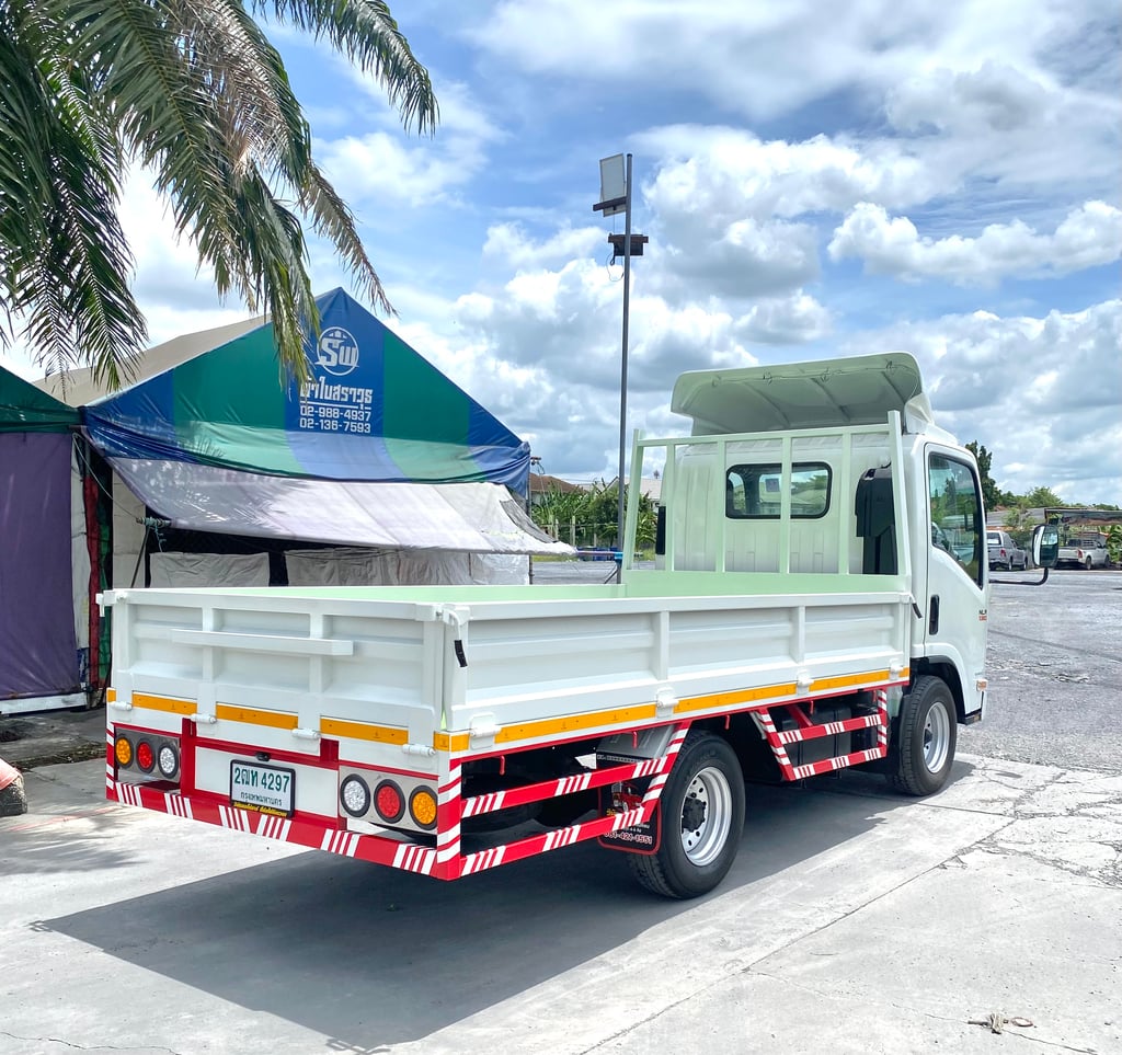 ISUZU NLR 130แรงม้า รถบรรทุก 4ล้อ กระบะเหล็ก ปี2018 ยาว 3.50 ม.