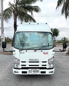 รถ ISUZU NLR 130 แรง ปี 2555 รถห้างแท้  (4 ล้อไม่ติดเวลา) กะบะคอกสูง ยาว 3.30 ม.กว้าง 1.90 ม. รถมือเดียว สวยมาก