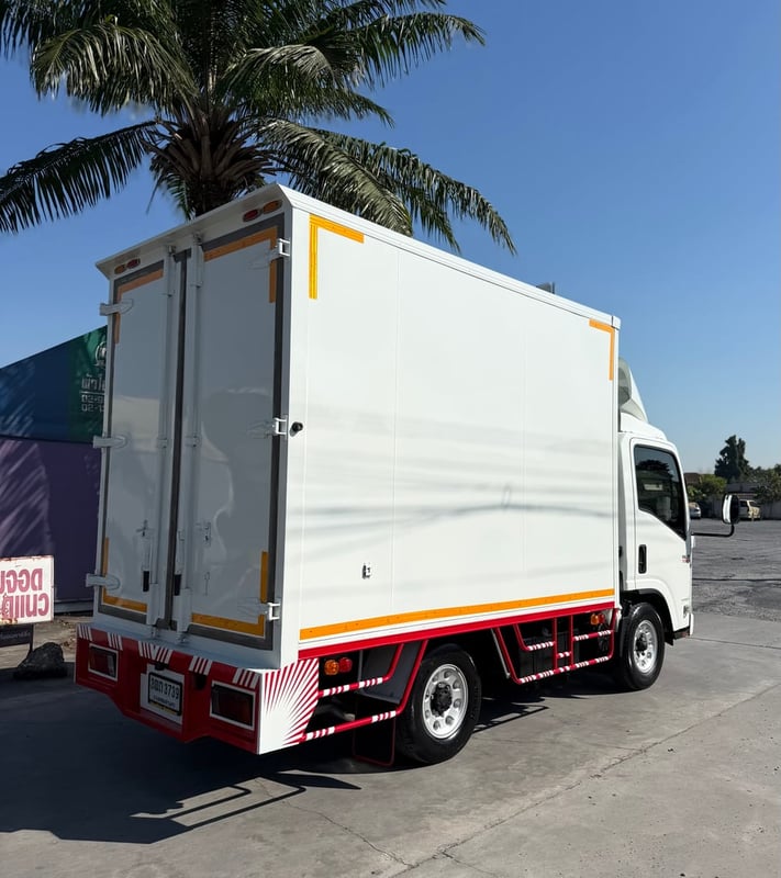 ISUZU NLR 130แรงม้า รถบรรทุก 4 ล้อไม่ติดเวลา ปี 2565 เลขไมล์ 76,752 กม.