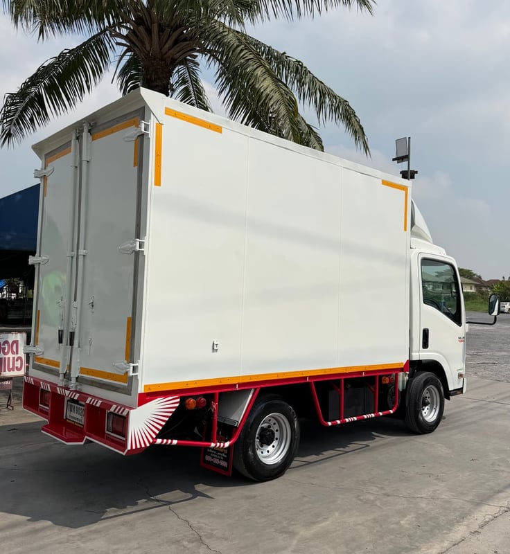 ISUZU NLR 130แรงม้า (รถบรรทุก 4ล้อไม่ติดเวลา) ตู้แห้ง ปี 2559
