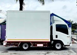 ISUZU NLR 130แรงม้า รถบรรทุก 4ล้อ ตู้แห้ง ปี2018 เลขไมล์ 72,359 กม. ISUZU NLR 130แรงม้า รถบรรทุก 4ล้อ ตู้แห้ง ปี2018 เลขไมล์ 72,359 กม.