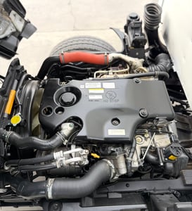 ISUZU NLR 130 แรงม้า รถบรรทุก 4 ล้อไม่ติเวลา  ตู้แห้ง ปี2016