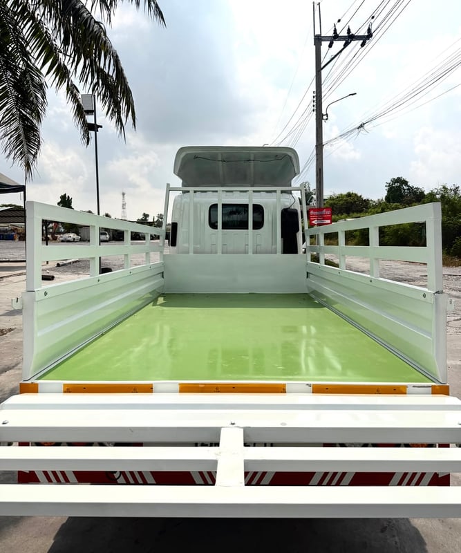 รถ ISUZU NLR 130 แรง ปี 2560 (รถห้างแท้ ) (4 ล้อไม่ติดเวลา) กะบะเหล็กเปิด 3 ด้าน ยาว3.50 ม. กว้าง1.95 ม. รถสวย มือเดียว
