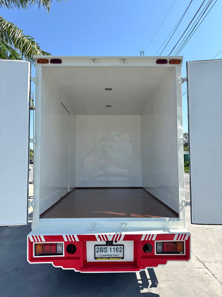 รถ ISUZU NLR 130 แรง ปี 2561 รถห้างแท้ (4 ล้อไม่ติดเวลา)