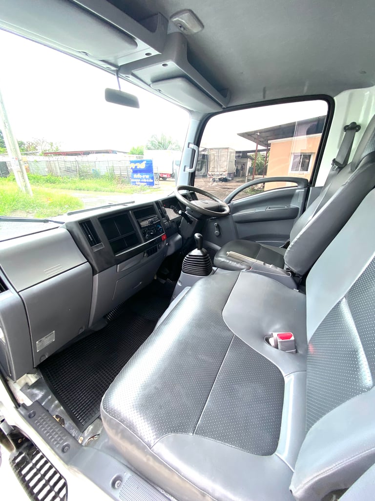ISUZU NLR 130แรงม้า รถบรรทุก 4ล้อ ตู้แห้ง ปี2018 เลขไมล์ 72,359 กม.