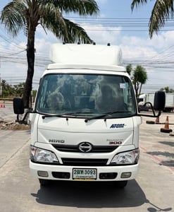 รถ HINO 300 ATOM ( 4 ล้อป้ายเล็กไม่ติดเวลา)  ปี 2561  รถสวย ไมล์ 84,955 มือเดียว  ออกจากห้าง
