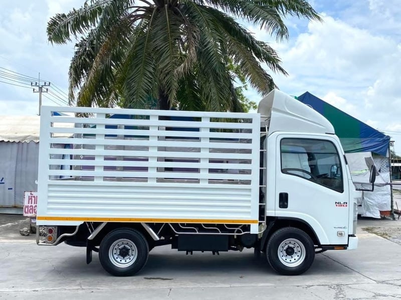 ISUZU NLR 130แรงม้า รถบรรทุก 4ล้อ กระบะสแตนเลส ปี2018 เลขไมล์ 66,486 กม.