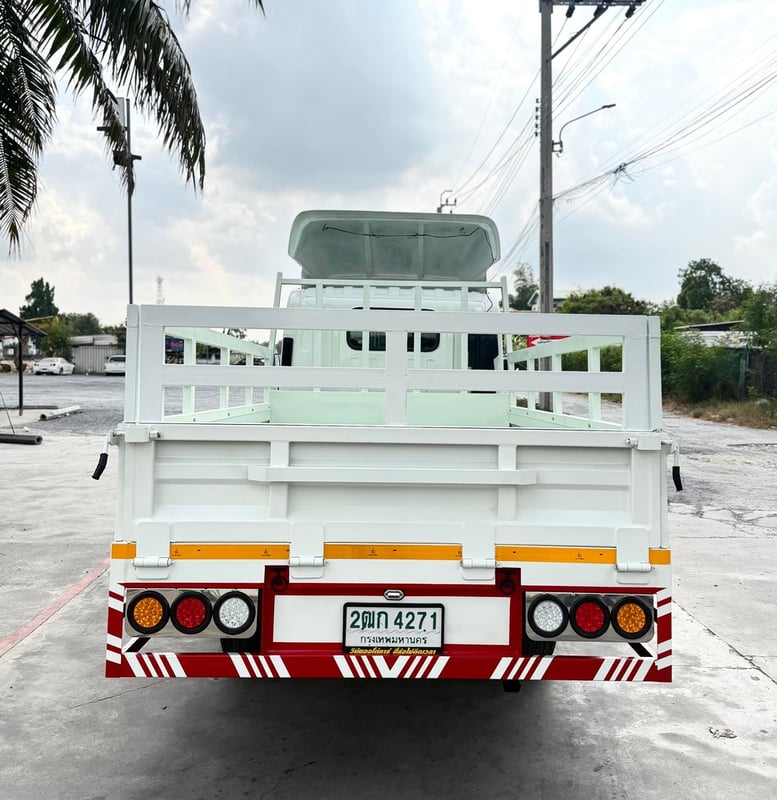 รถ ISUZU NLR 130 แรง ปี 2560 (รถห้างแท้ ) (4 ล้อไม่ติดเวลา) กะบะเหล็กเปิด 3 ด้าน ยาว3.50 ม. กว้าง1.95 ม. รถสวย มือเดียว