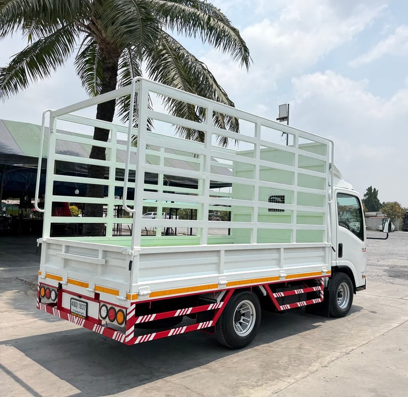 รถ ISUZU NLR 130 แรง ปี 2564  รถห้างแท้   (4 ล้อไม่ติดเวลา)  กะบะคอกสูง ยาว 3.50 ม.กว้าง 1.90 ม. รถสวย มือเดียว 