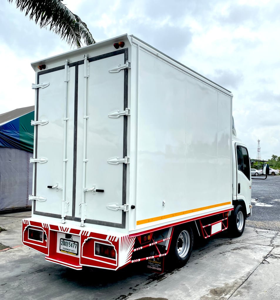 ISUZU NLR 130แรงม้า รถบรรทุก 4ล้อ ตู้แห้ง ปี2018 เลขไมล์ 72,359 กม.