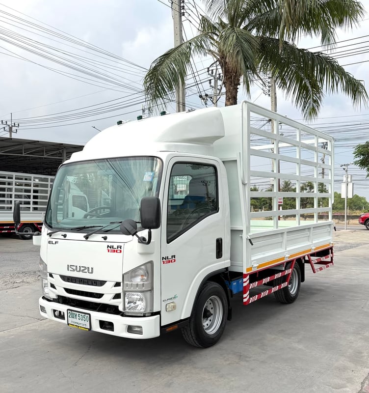 รถ ISUZU NLR 130 แรง ปี 2563   รถห้างแท้  (4 ล้อไม่ติดเวลา) มือเดียว สวยมาก กะบะคอกสูง ยาว 3.50 ม.กว้าง 1.90 ม.