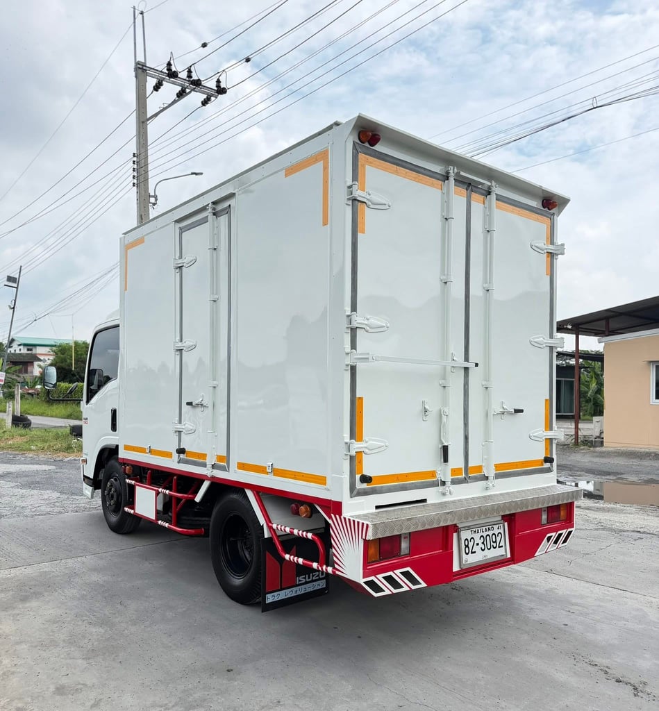 ISUZU NMR 130แรงม้า รถบรรทุก 6ล้อ ตู้แห้ง ปี2021 เลขไมล์ 42,000 กม.