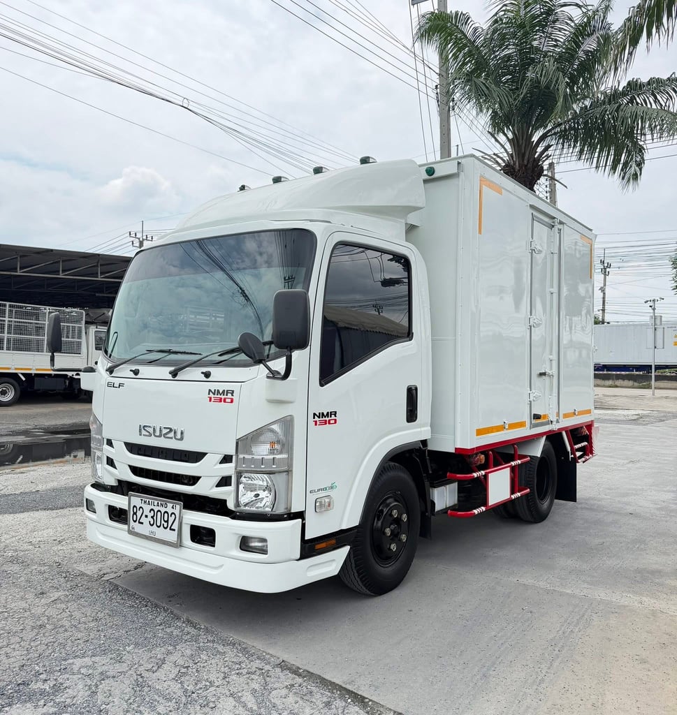 ISUZU NMR 130แรงม้า รถบรรทุก 6ล้อ ตู้แห้ง ปี2021 เลขไมล์ 42,000 กม.