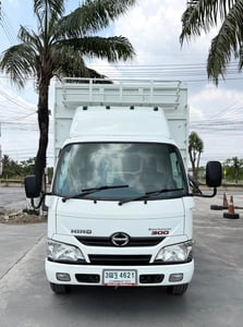 HINO XZU 136 แรงม้า  4ล้อไม่ติดเวลา  ปี 2564 กะบะเหล็กคอกสูง ยาว 3.50 ม.
