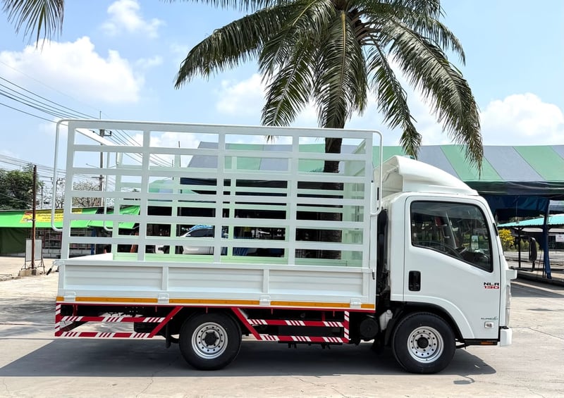 รถ ISUZU NLR 130 แรง ปี 2562  รถห้างแท้ (4 ล้อไม่ติดเวลา)  กะบะคอกสูง ยาว 3.50 ม.กว้าง 1.90 ม. มือเดียว สวยมาก