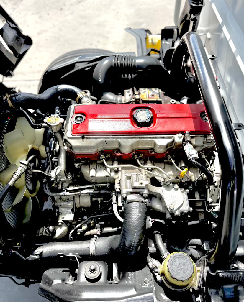 รถ HINO 300 ATOM ( 4 ล้อป้ายเล็ก ไม่ติดเวลา)  ปี 2561  มือเดียว  ออกจากห้าง