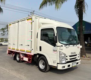 รถ ISUZU NLR 130 แรง ปี 2561 (รถห้างแท้ ) ตู้แห้ง 10 บาน ยาว3.20 ม.กว้าง 1.90 ม. รถ ISUZU NLR 130 แรง ปี 2561 (รถห้างแท้ ) ตู้แห้ง 10 บาน ยาว3.20 ม.กว้าง 1.90 ม.