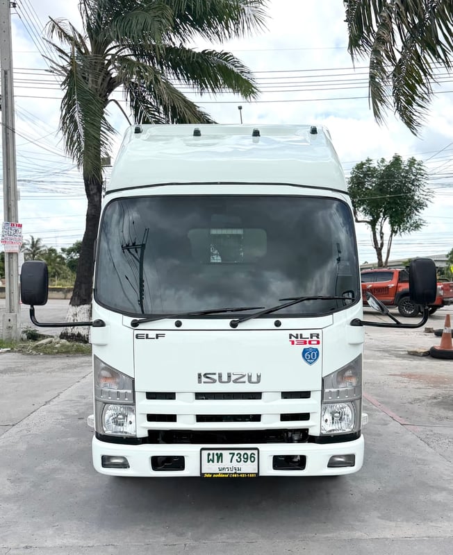 รถ ISUZU NLR 130 แรง ปี 2560 (รถห้างแท้ ) (4 ล้อไม่ติดเวลา) รถสวย มือเดียว  กะบะคอกสูง ยาว3.50 ม. กว้าง1.90 ม. สูง 1.50 ม.  