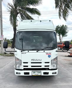 รถ ISUZU NLR 130 แรง ปี 2560 (รถห้างแท้ ) (4 ล้อไม่ติดเวลา) รถสวย มือเดียว  กะบะคอกสูง ยาว3.50 ม. กว้าง1.90 ม. สูง 1.50 ม.  