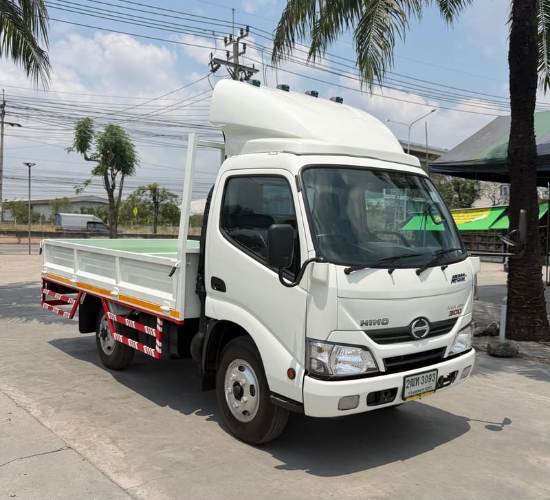 รถ HINO 300 ATOM ( 4 ล้อป้ายเล็กไม่ติดเวลา)  ปี 2561  รถสวย ไมล์ 84,955 มือเดียว  ออกจากห้าง