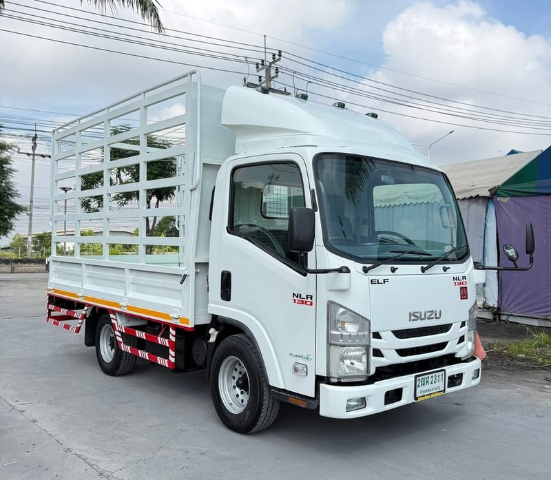รถ ISUZU NLR 130 แรง ปี 2563 (รถห้างแท้ ) กะบะเหล็กคอกสูง  ยาว 3.50 ม.มือเดียว รถสวยมาก
