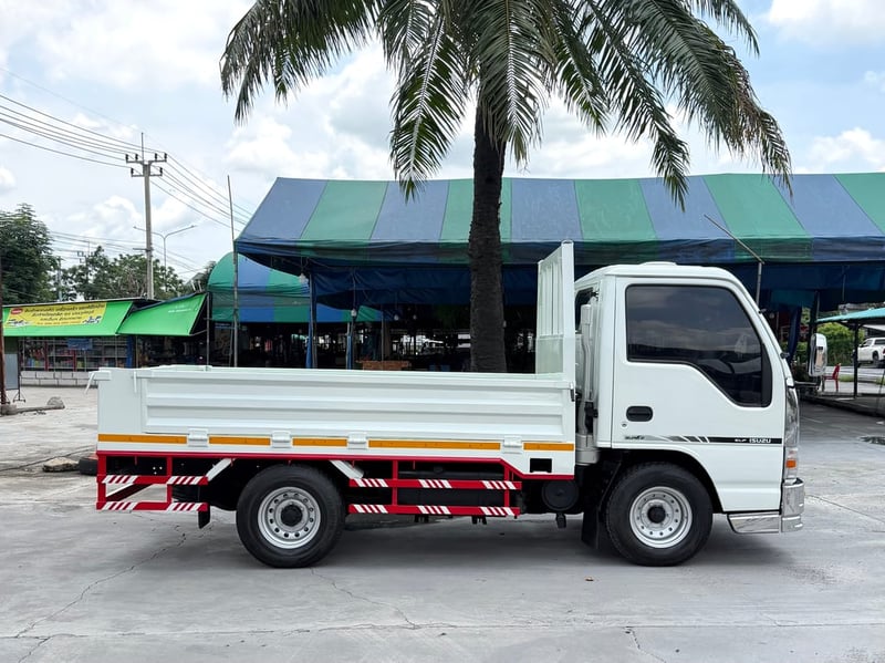 ISUZU NKR 100 แรงเทอร์โบ ( 4ล้อ ไม่ติดเวลา) กระบะเหล็ก ปี 2004 