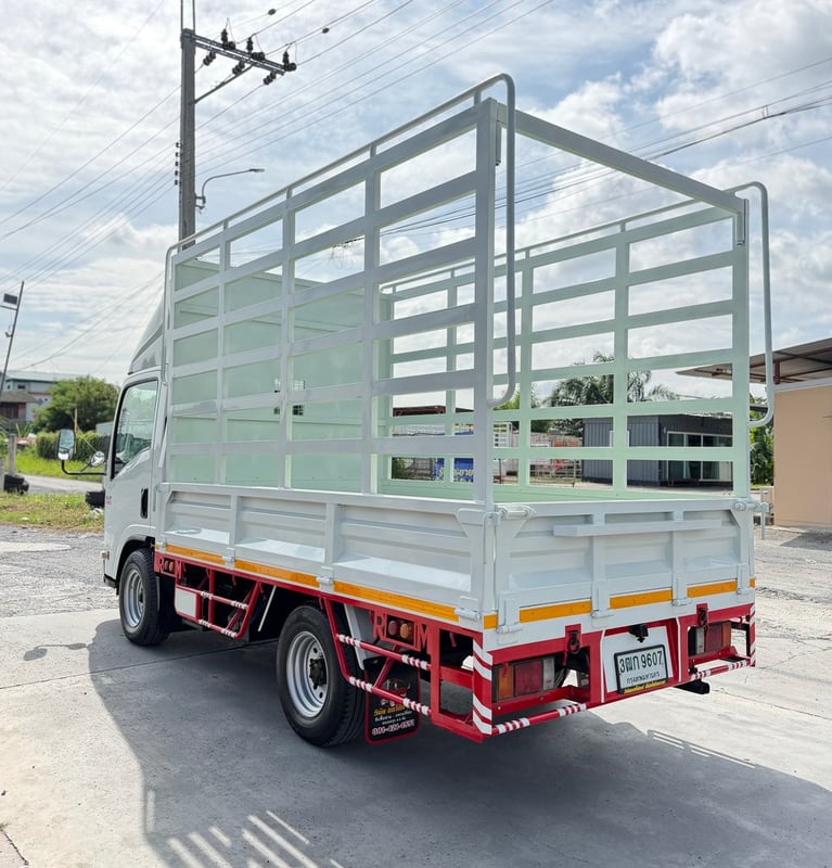 รถ ISUZU NLR 130 แรง ปี 2563  (รถห้างแท้ ) มือเดียว สวยมาก  กะบะเหล็กคอกสูง  ยาว 3.50 ม.