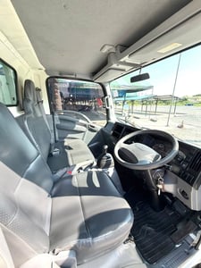 ถ ISUZU NLR 130 แรง ปี 2563  รถห้างแท้  (4 ล้อไม่ติดเวลา) กะบะคอกสูง ยาว 3.30 ม.กว้าง 1.90 ม. รถมือเดียว สวยมาก