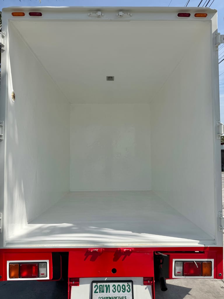 HINO XZU 136แรงม้า รถบรรทุก 4ล้อ ตู้แห้ง ปี2018 เลขไมล์ 84,000 กม.