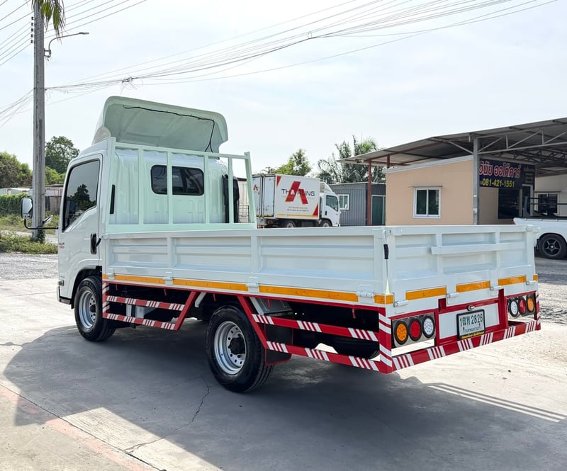 รถ ISUZU NLR 130 แรง ปี 2559 (รถห้างแท้ ) (4 ล้อไม่ติดเวลา) กะบะเหล็กเปิด 3 ด้าน ยาว 3.50 ม. กว้าง 2.00 ม. รถมือเดียว สวยมาก