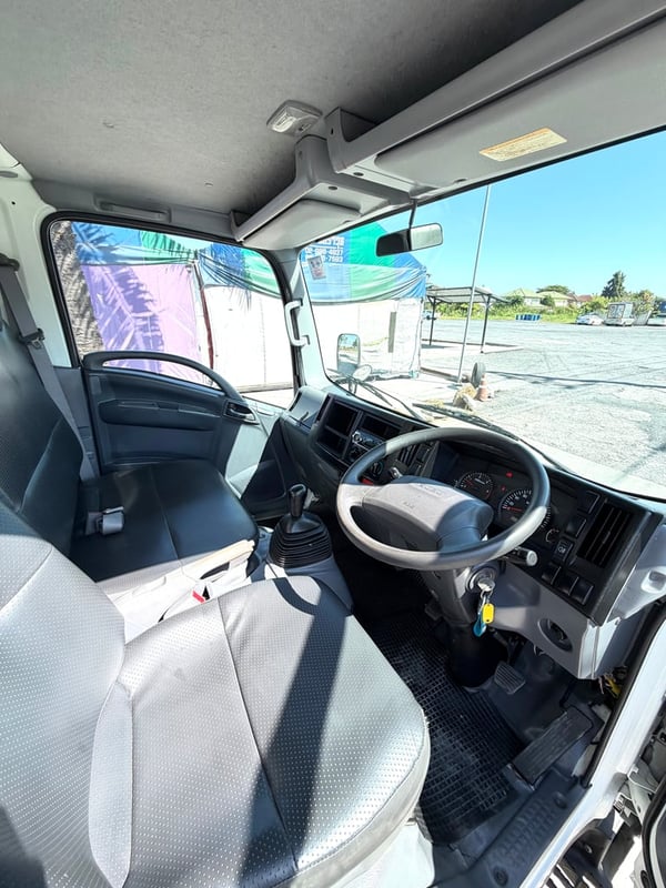 ISUZU NLR 130 แรงม้า รถบรรทุก 4 ล้อไม่ติดเวลา กระบะเหล็ก ปี2018 ISUZU NLR 130 แรงม้า รถบรรทุก 4 ล้อไม่ติดเวลา กระบะเหล็ก ปี2018