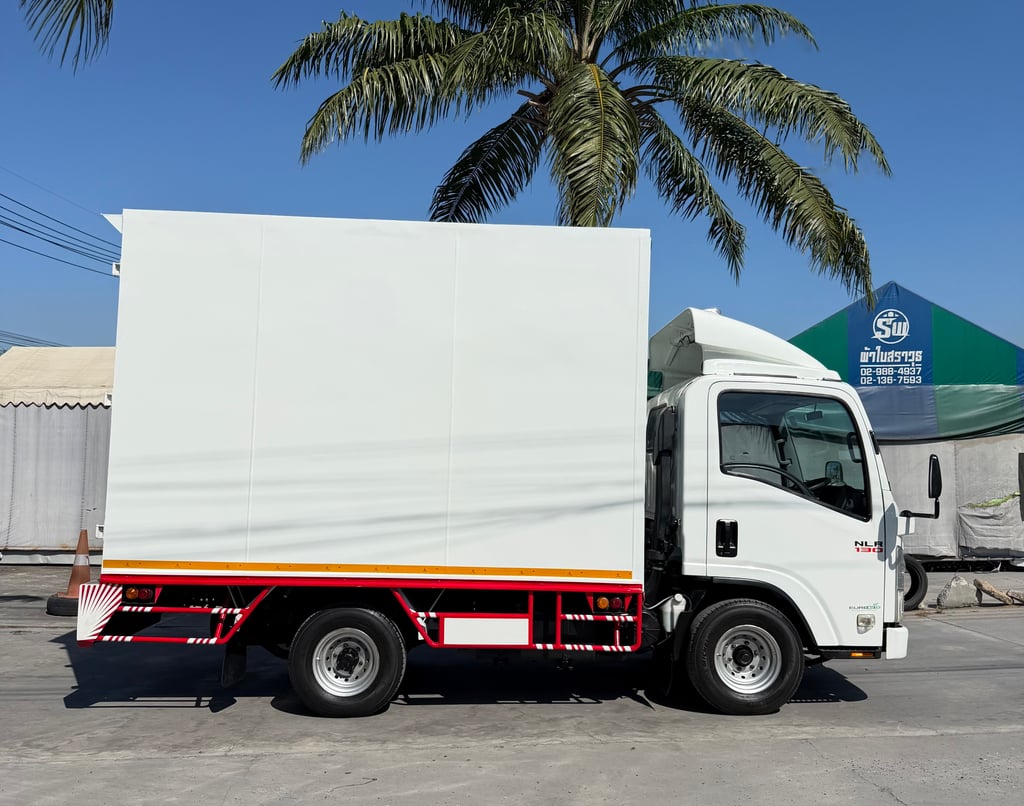 รถ ISUZU NLR 130 แรง ปี 2562  รถห้างแท้ ตู้แห้ง ยาว 3.20 ม.กว้าง 1.85 ม.สูง 2.10 ม.