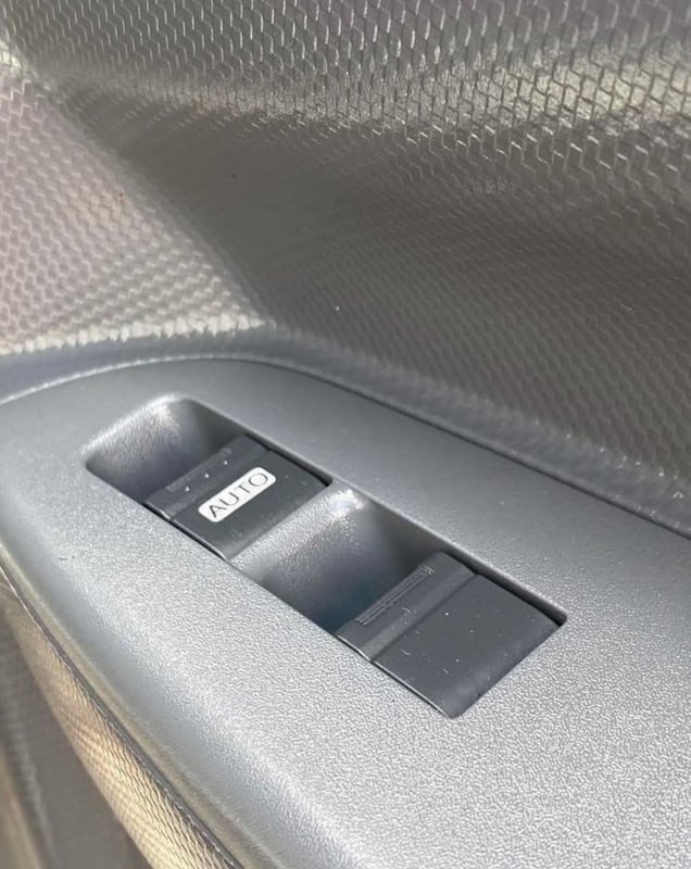 รถ ISUZU NLR 130 แรง ปี 2564  รถห้างแท้   (4 ล้อไม่ติดเวลา)  กะบะคอกสูง ยาว 3.50 ม.กว้าง 1.90 ม. รถสวย มือเดียว 