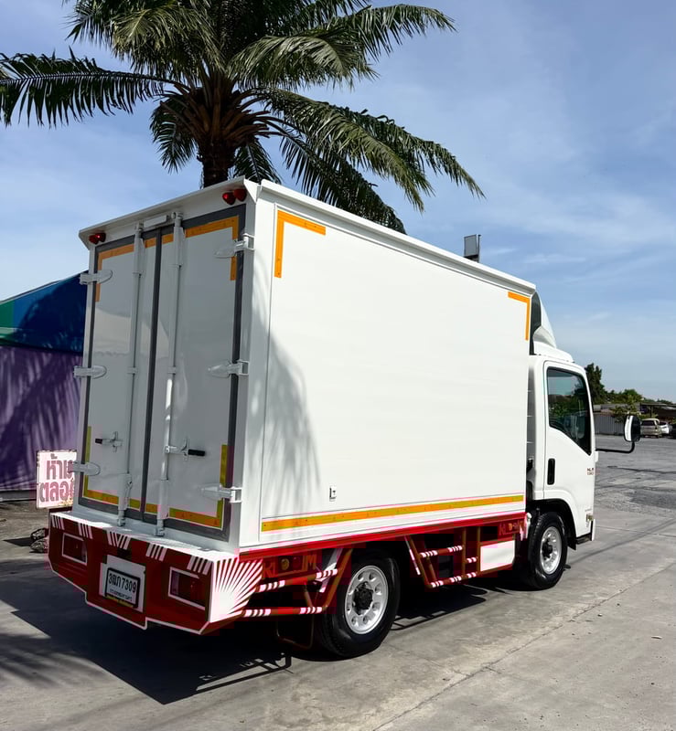 ISUZU NLR 130 แรงม้า รถบรรทุก 4ล้อไม่ติดเวลา ตู้แห้ง ปี 2023 เลขไมล์ 80,000 กม. ISUZU NLR 130 แรงม้า รถบรรทุก 4ล้อไม่ติดเวลา ตู้แห้ง ปี 2023 เลขไมล์ 80,000 กม.