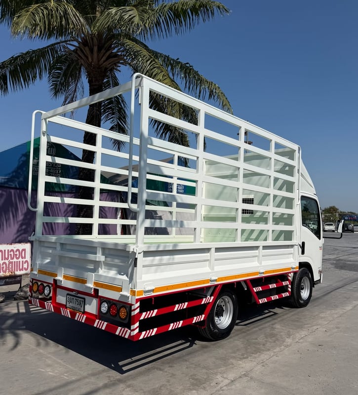 รถ ISUZU NLR 130 แรง ปี 2563 กะบะเหล็กคอกสูง  ยาว 3.50 ม.กว้าง 2.00 ม. รถสวย มือเดียว