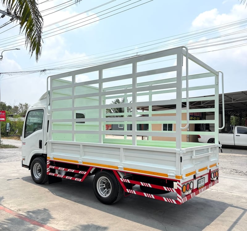 รถ ISUZU NLR 130 แรง ปี 2564  รถห้างแท้   (4 ล้อไม่ติดเวลา)  กะบะคอกสูง ยาว 3.50 ม.กว้าง 1.90 ม. รถสวย มือเดียว 