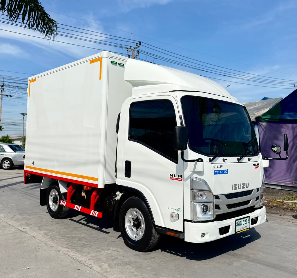 ISUZU NLR 130 แรงม้า รถบรรทุก 4 ล้อไม่ติดเวลา โฉมใหม่ ไฟโปรเจคเตอร์ ตู้แห้ง ปี 2565