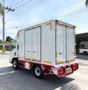 ISUZU NLR 130 แรงม้า รถบรรทุก 4ล้อไม่ติดเวลา ตู้แห้ง ปี 2023 เลขไมล์ 80,000 กม. ISUZU NLR 130 แรงม้า รถบรรทุก 4ล้อไม่ติดเวลา ตู้แห้ง ปี 2023 เลขไมล์ 80,000 กม.