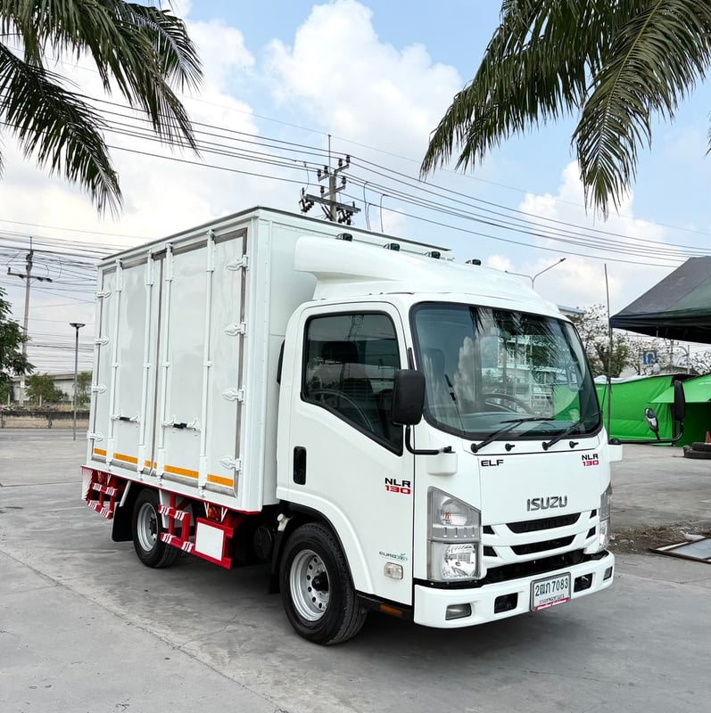ISUZU NLR 130แรงม้า  4ล้อไม่ติดเวลา ตู้แห้ง 10 บาน  ปี2019 ไมล์ 95,000